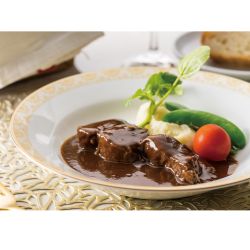 モルソー秋元さくら監修  牛すね肉の赤ワイン煮込み