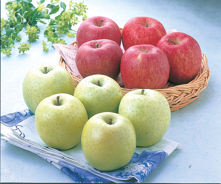 青森県産ヨシタロウりんごサンふじ・王林詰合せ